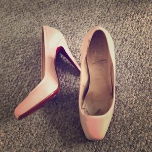 Christian Louboutin, Sz 40 (US10), pale pink pumps